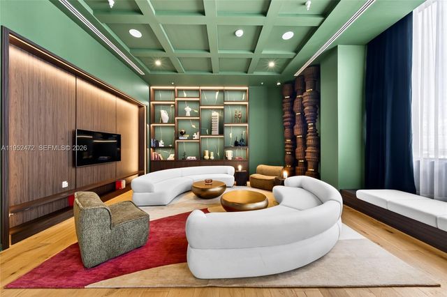 11 NE 6 ST 3210, Miami, FL 33132