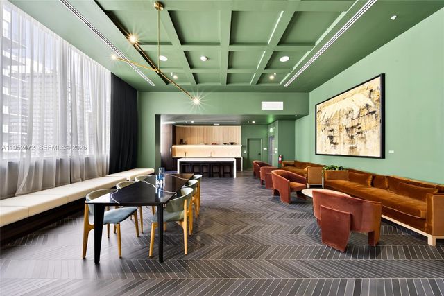 11 NE 6 ST 3210, Miami, FL 33132