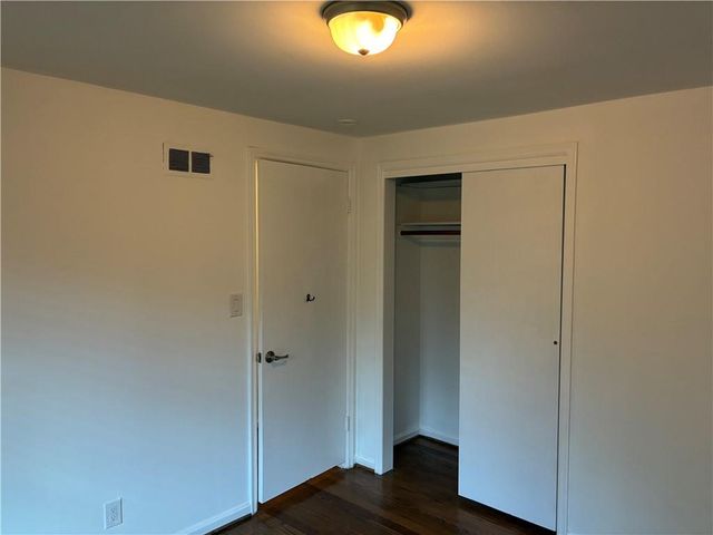 3209 W 72nd Street, Prairie Village, KS 66208