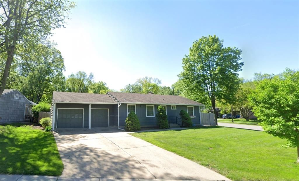 3209 W 72nd Street, Prairie Village, KS 66208