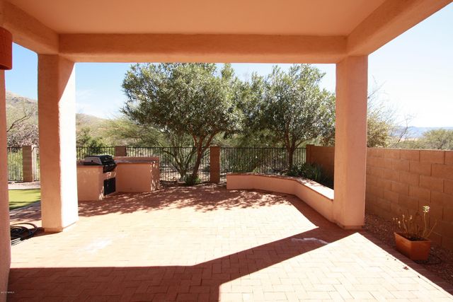 5206 N Canyon Rise Place, Tucson, AZ 85749