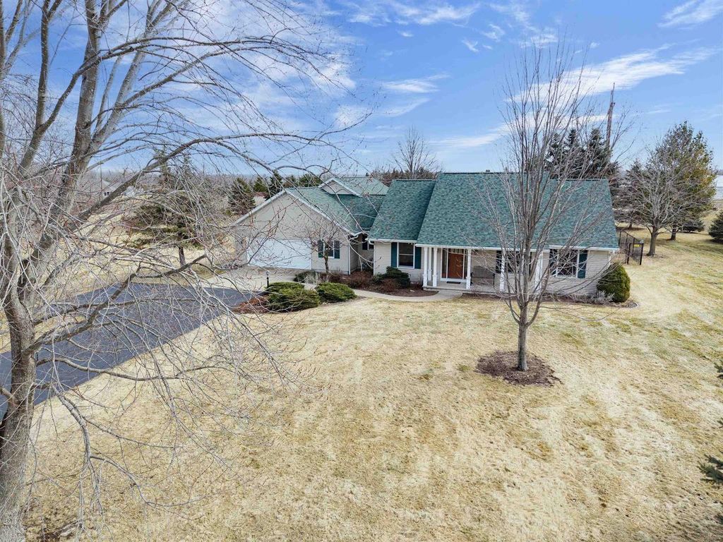 N1768 TERRACE DRIVE, Greenville, WI 54942