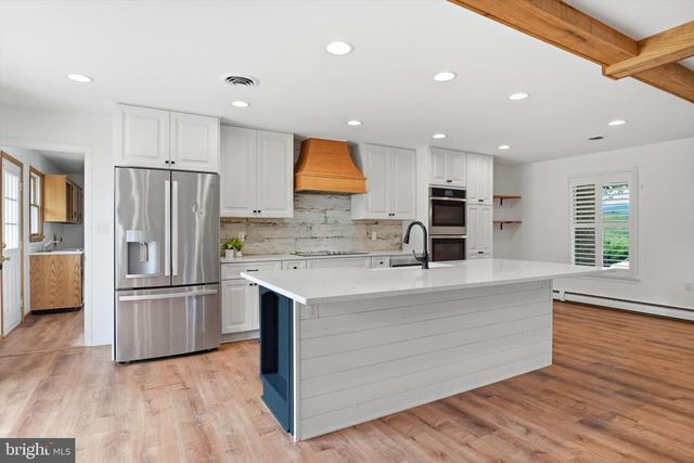 8021 ROCKY SPRINGS RD, Frederick, MD 21702