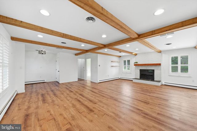8021 ROCKY SPRINGS RD, Frederick, MD 21702