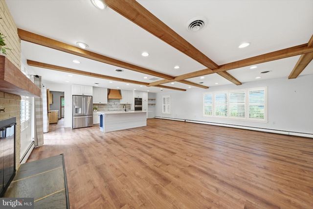 8021 ROCKY SPRINGS RD, Frederick, MD 21702
