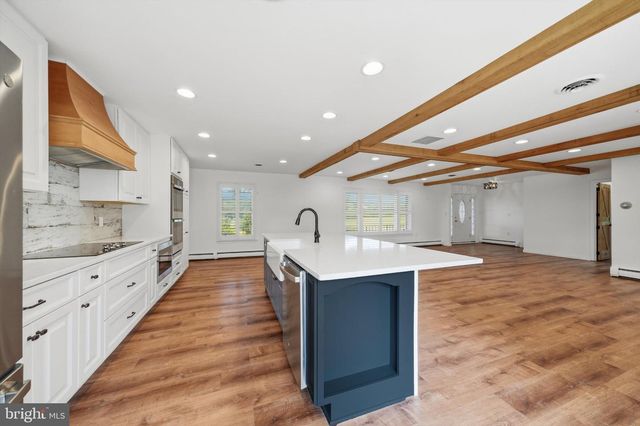 8021 ROCKY SPRINGS RD, Frederick, MD 21702