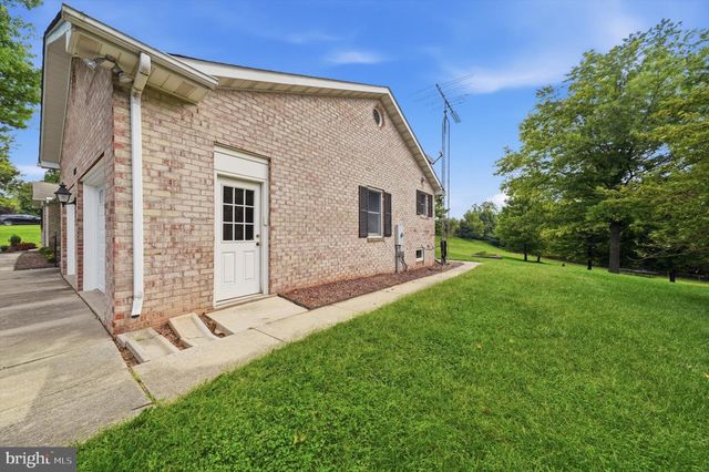 8021 ROCKY SPRINGS RD, Frederick, MD 21702