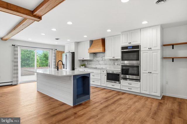 8021 ROCKY SPRINGS RD, Frederick, MD 21702