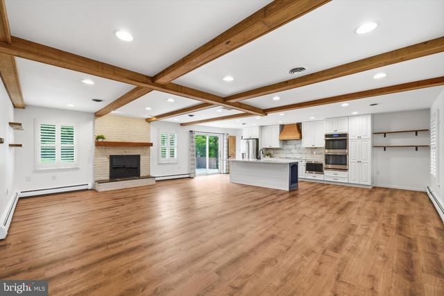 8021 ROCKY SPRINGS RD, Frederick, MD 21702