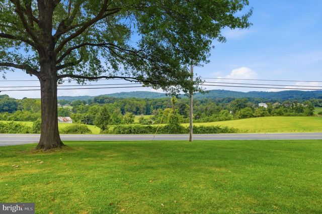 8021 ROCKY SPRINGS RD, Frederick, MD 21702
