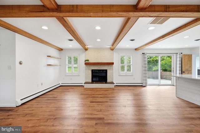 8021 ROCKY SPRINGS RD, Frederick, MD 21702