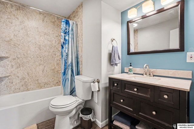 9546 Taylor Street, Omaha, NE 68134