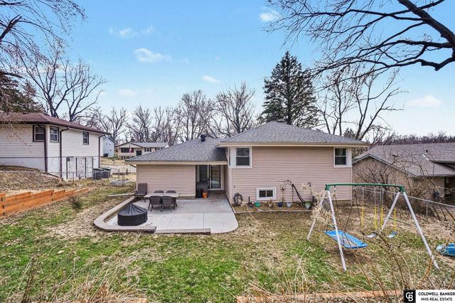 9546 Taylor Street, Omaha, NE 68134