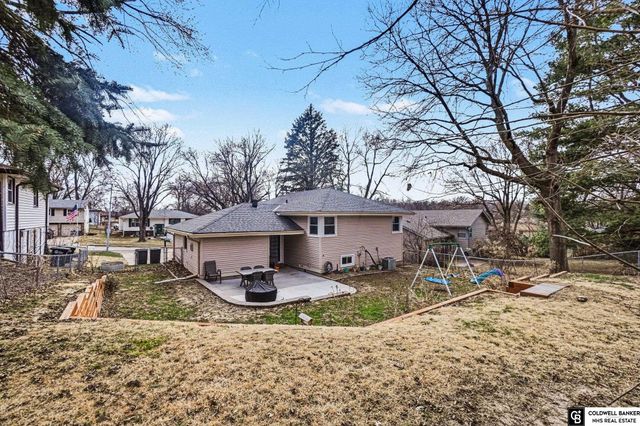 9546 Taylor Street, Omaha, NE 68134