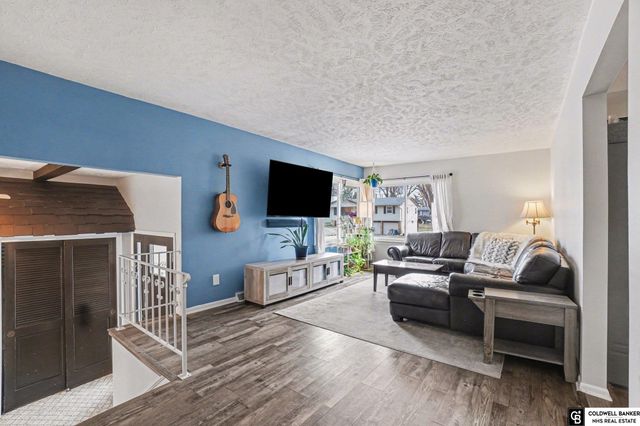 9546 Taylor Street, Omaha, NE 68134