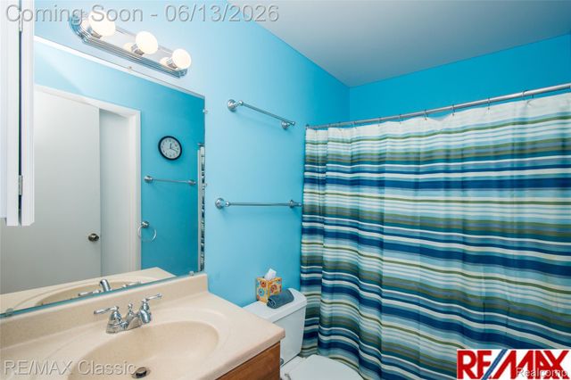 34682 Bunker Hill Drive, Farmington Hills, MI 48331