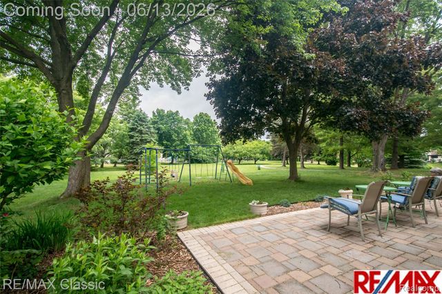 34682 Bunker Hill Drive, Farmington Hills, MI 48331
