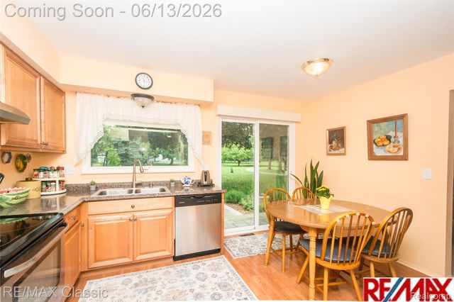 34682 Bunker Hill Drive, Farmington Hills, MI 48331
