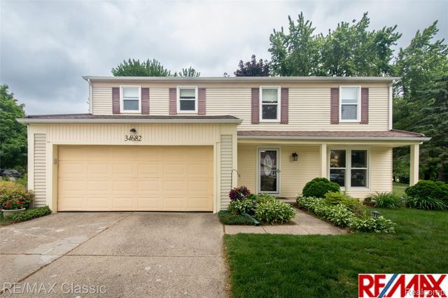 34682 Bunker Hill Drive, Farmington Hills, MI 48331