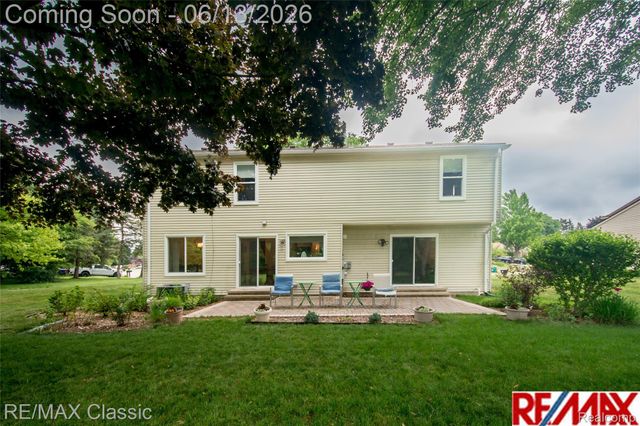 34682 Bunker Hill Drive, Farmington Hills, MI 48331