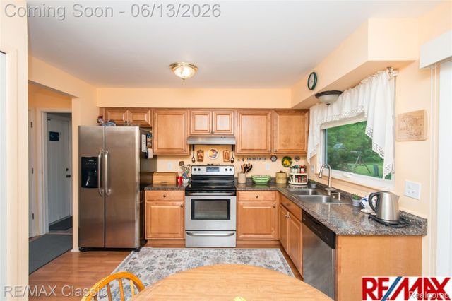 34682 Bunker Hill Drive, Farmington Hills, MI 48331