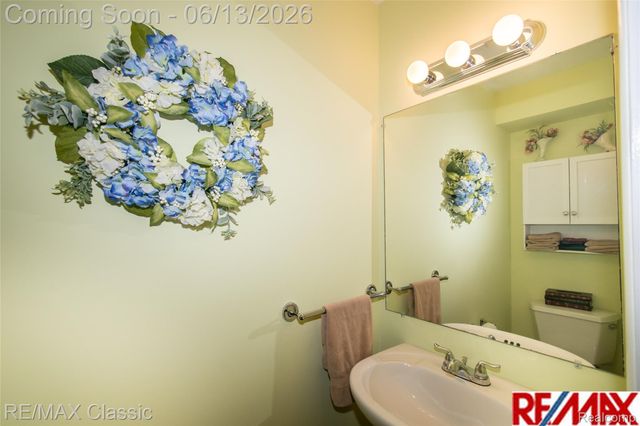34682 Bunker Hill Drive, Farmington Hills, MI 48331
