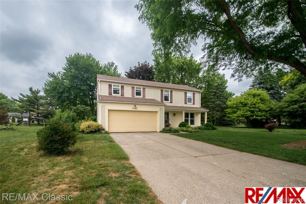34682 Bunker Hill Drive, Farmington Hills, MI 48331