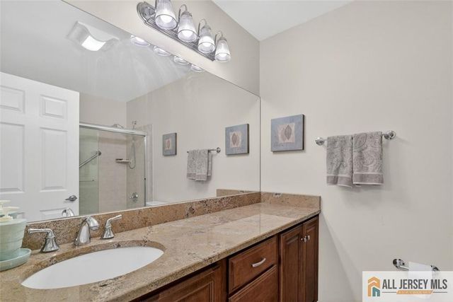 17 George Washington Drive 17B, Monroe, NJ 08831