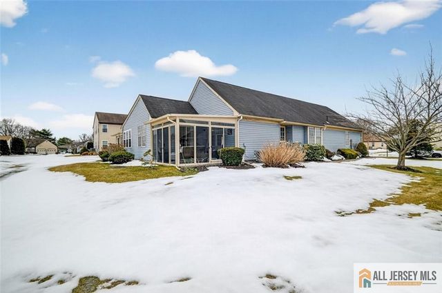 17 George Washington Drive 17B, Monroe, NJ 08831