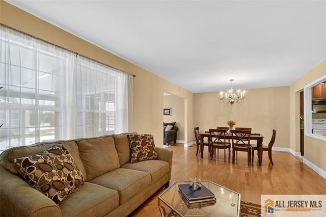 17 George Washington Drive 17B, Monroe, NJ 08831