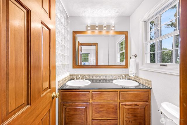 9067 Sunrise Rd, Custer, WA 98240