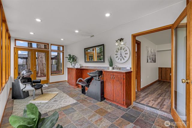 9067 Sunrise Rd, Custer, WA 98240