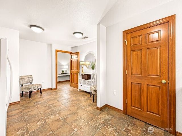 9067 Sunrise Rd, Custer, WA 98240