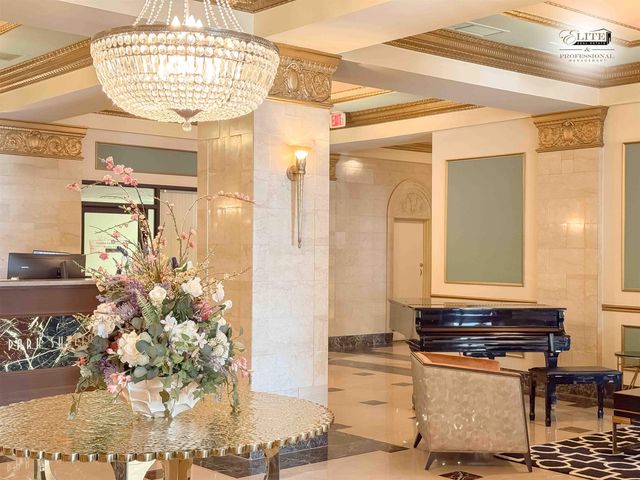 15 E Kirby Street, Detroit, MI 48202