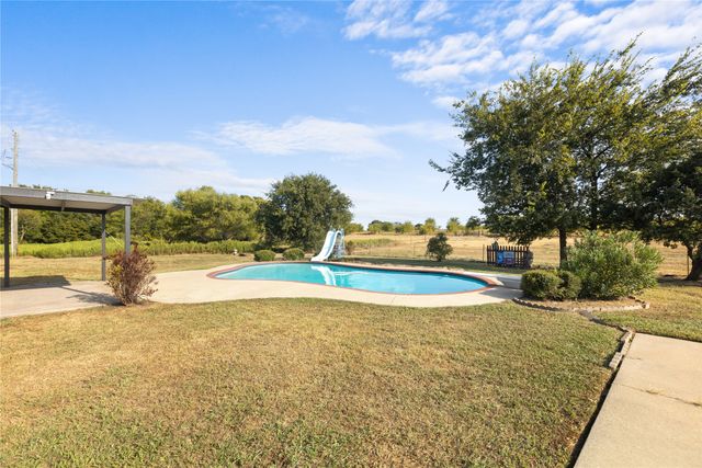 998 Bledsoe Road, Gunter, TX 75058