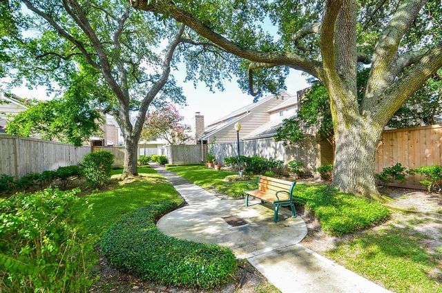 13859 Hollowgreen Drive, Houston, TX 77082