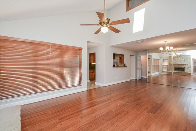13859 Hollowgreen Drive, Houston, TX 77082