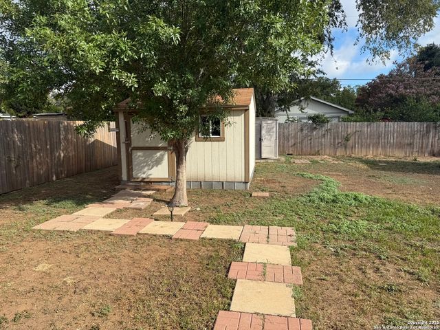 3323 Lasses, San Antonio, TX 78223