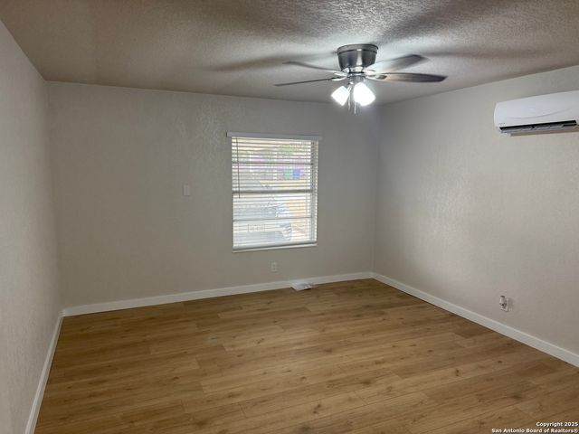 3323 Lasses, San Antonio, TX 78223