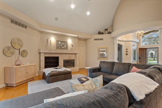 33084 Lake Forest Court, Niles, MI 49120