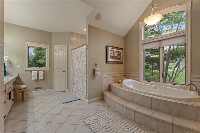 33084 Lake Forest Court, Niles, MI 49120