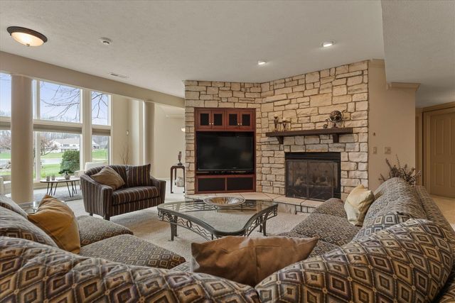 33084 Lake Forest Court, Niles, MI 49120