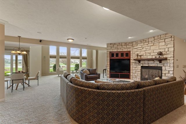 33084 Lake Forest Court, Niles, MI 49120