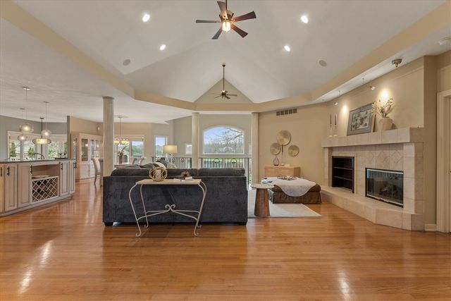 33084 Lake Forest Court, Niles, MI 49120