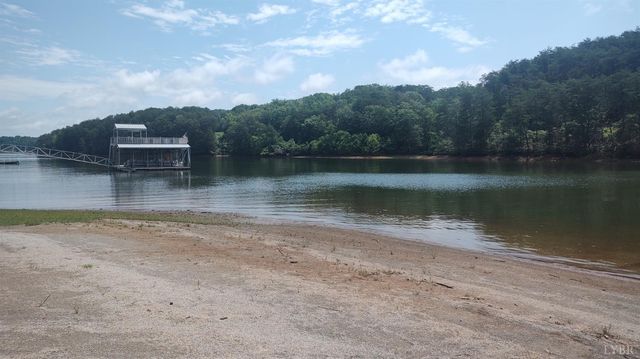 0 Playcation Retreat Circle, Gretna, VA 24557