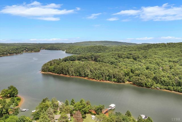 0 Playcation Retreat Circle, Gretna, VA 24557