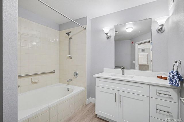 3890 S Dayton Street 103, Aurora, CO 80014