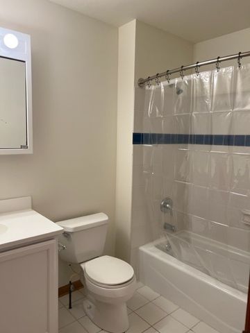 2135 Derby Court, Wheaton, IL 60189