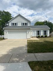 2135 Derby Court, Wheaton, IL 60189