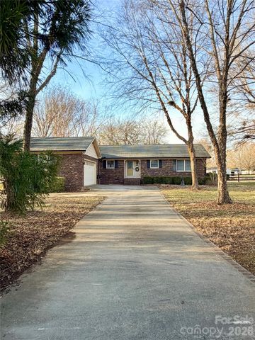 8422 Wonderwood Lane, Harrisburg, NC 28075